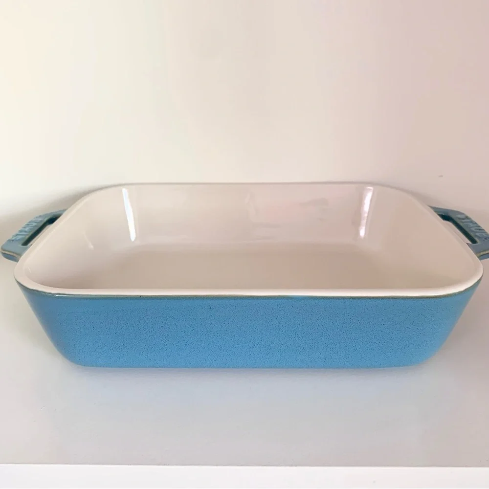 Hold NWOT Staub enameled baking dish - Picture 3 of 11